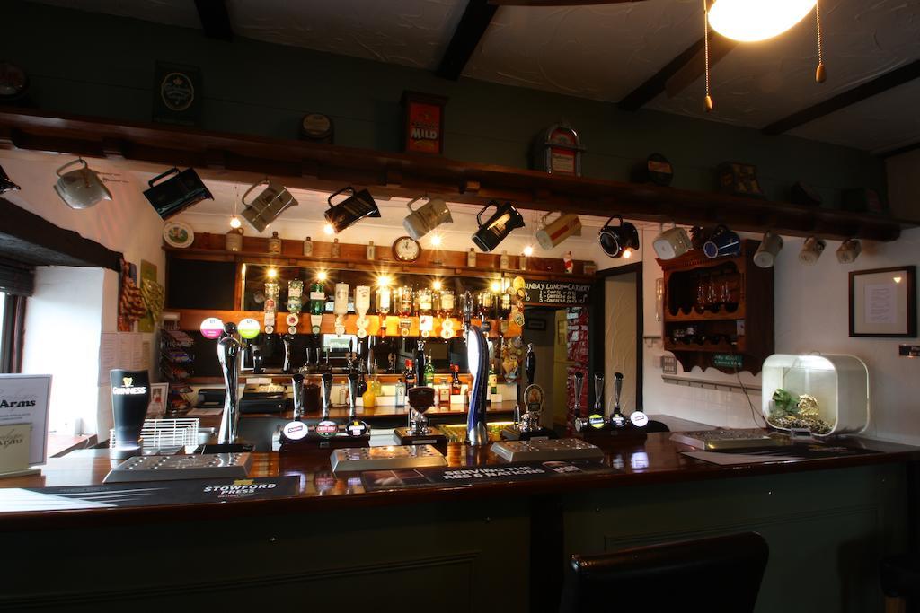 Emlyn Arms Bed and Breakfast Llanarthney Exteriör bild