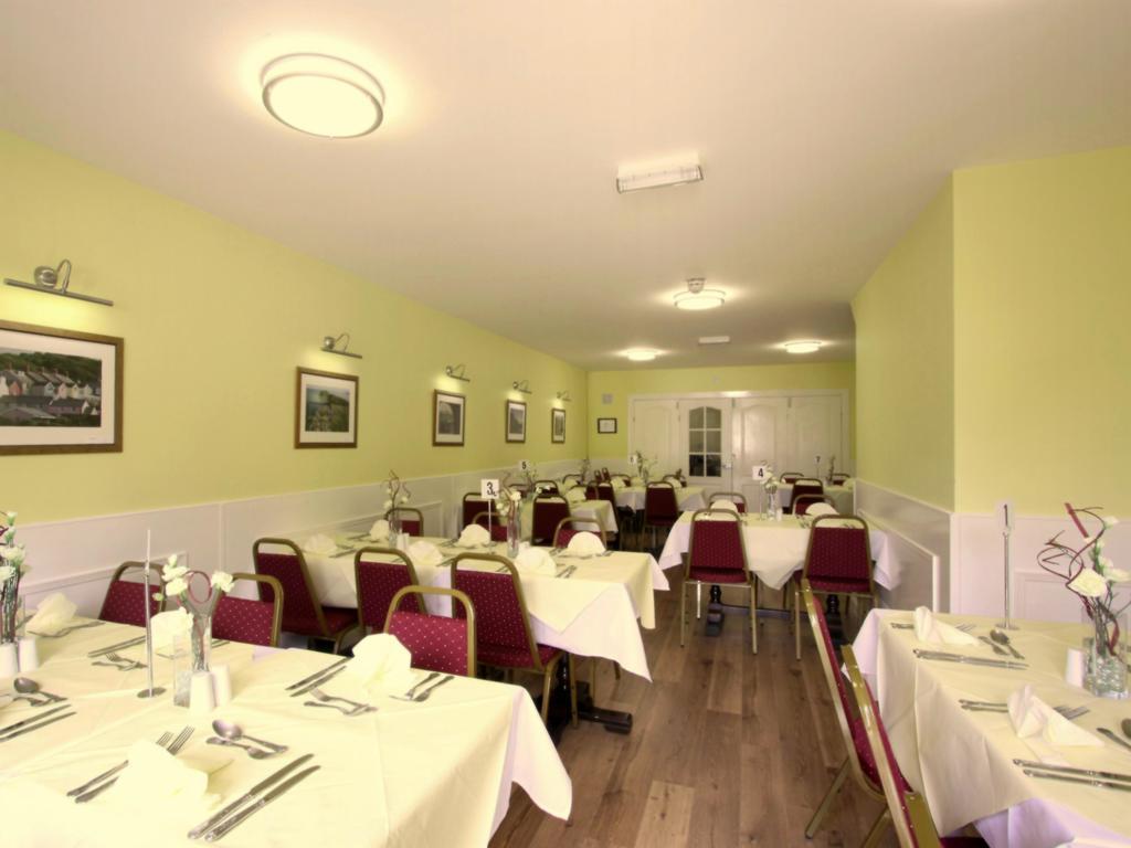 Emlyn Arms Bed and Breakfast Llanarthney Exteriör bild